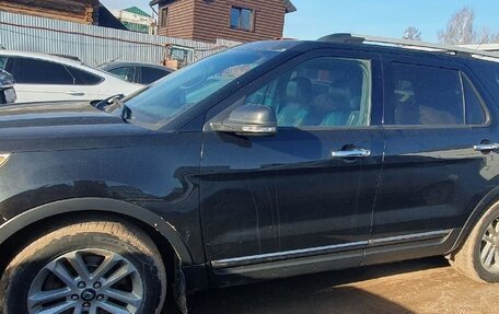 Ford Explorer VI, 2013 год, 1 400 000 рублей, 2 фотография