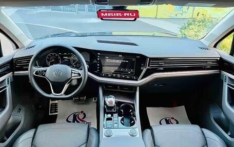 Volkswagen Touareg III, 2022 год, 4 300 000 рублей, 6 фотография