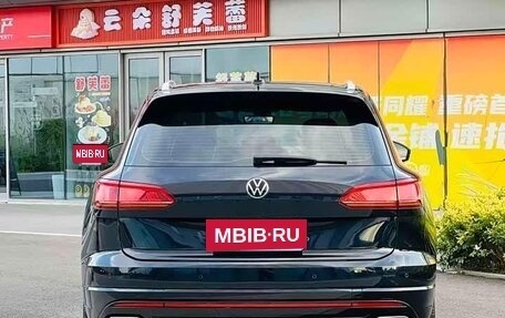 Volkswagen Touareg III, 2022 год, 4 300 000 рублей, 3 фотография