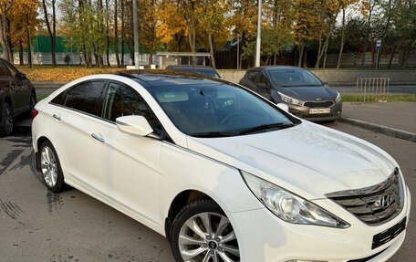 Hyundai Sonata VI, 2011 год, 1 150 000 рублей, 1 фотография