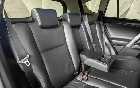 Toyota RAV4, 2017 год, 2 193 000 рублей, 13 фотография