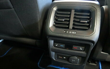 Volkswagen Tiguan II, 2017 год, 2 800 000 рублей, 6 фотография