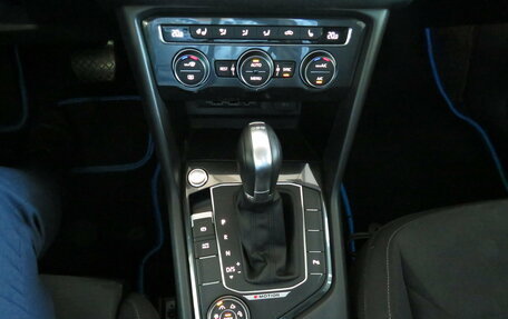 Volkswagen Tiguan II, 2017 год, 2 800 000 рублей, 9 фотография