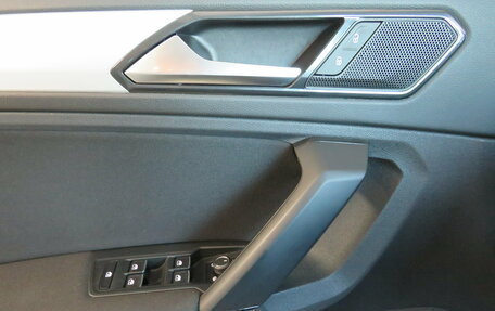 Volkswagen Tiguan II, 2017 год, 2 800 000 рублей, 10 фотография