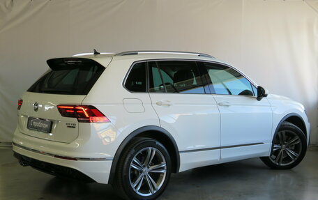 Volkswagen Tiguan II, 2017 год, 2 800 000 рублей, 2 фотография