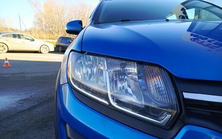 Renault Sandero II рестайлинг, 2018 год, 949 800 рублей, 21 фотография