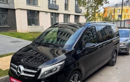 Mercedes-Benz V-Класс, 2019 год, 4 850 000 рублей, 3 фотография