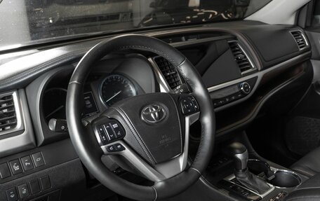 Toyota Highlander III, 2015 год, 2 571 700 рублей, 3 фотография