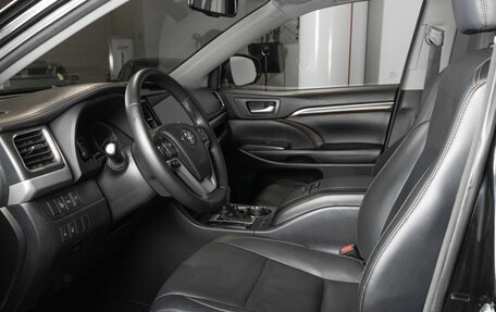 Toyota Highlander III, 2015 год, 2 571 700 рублей, 18 фотография