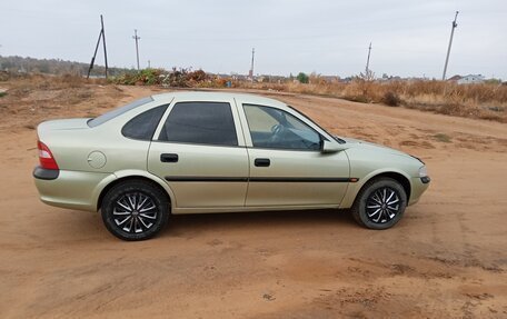 Opel Vectra B рестайлинг, 1996 год, 275 000 рублей, 2 фотография