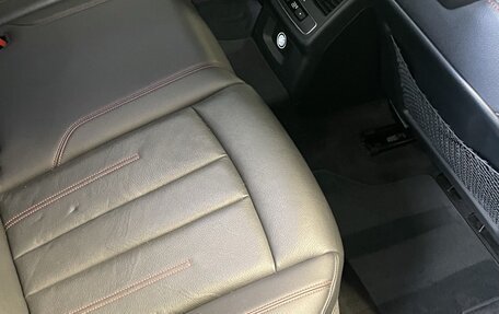 Audi A4, 2018 год, 3 000 000 рублей, 10 фотография