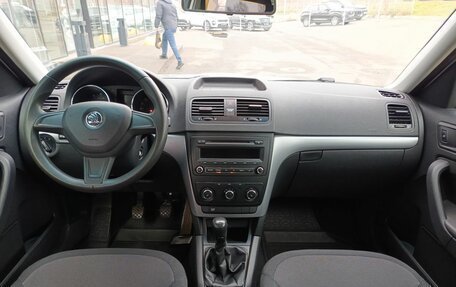 Skoda Yeti I рестайлинг, 2015 год, 1 120 000 рублей, 17 фотография