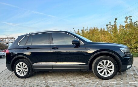 Volkswagen Tiguan II, 2017 год, 2 000 000 рублей, 3 фотография