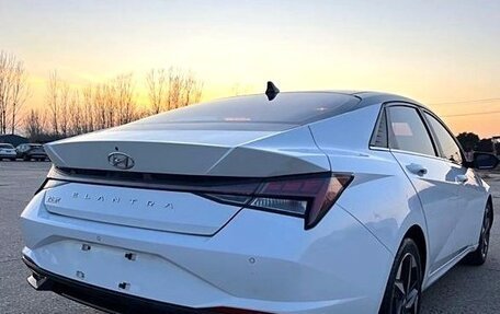 Hyundai Elantra, 2023 год, 1 490 000 рублей, 5 фотография