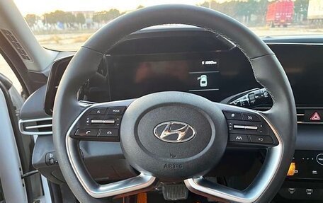 Hyundai Elantra, 2023 год, 1 490 000 рублей, 11 фотография