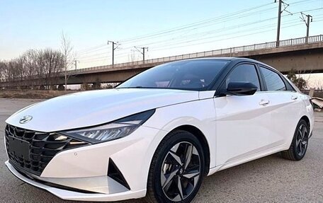 Hyundai Elantra, 2023 год, 1 490 000 рублей, 3 фотография