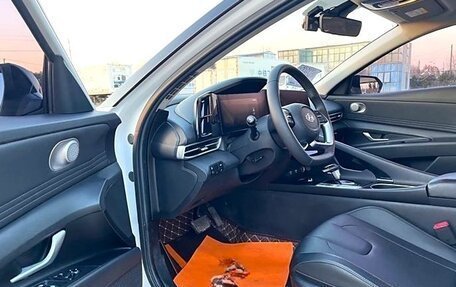 Hyundai Elantra, 2023 год, 1 490 000 рублей, 8 фотография