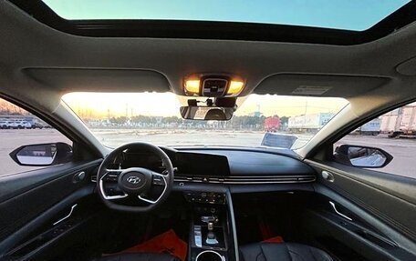 Hyundai Elantra, 2023 год, 1 490 000 рублей, 12 фотография