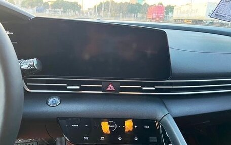 Hyundai Elantra, 2023 год, 1 490 000 рублей, 10 фотография