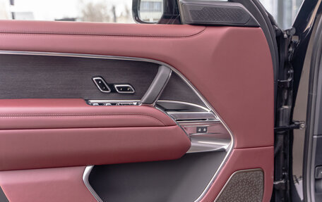 Land Rover Range Rover IV рестайлинг, 2024 год, 33 900 000 рублей, 12 фотография