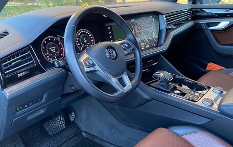 Volkswagen Touareg III, 2019 год, 6 250 000 рублей, 1 фотография