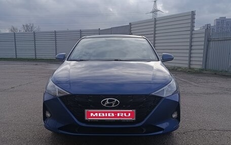 Hyundai Solaris II рестайлинг, 2021 год, 1 800 000 рублей, 1 фотография