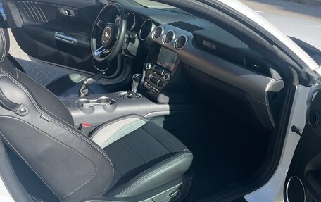 Ford Mustang VI рестайлинг, 2021 год, 3 400 000 рублей, 7 фотография