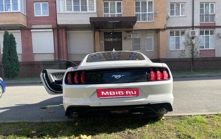 Ford Mustang VI рестайлинг, 2021 год, 3 400 000 рублей, 4 фотография