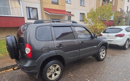Chevrolet Niva I рестайлинг, 2011 год, 540 000 рублей, 3 фотография