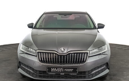 Skoda Superb III рестайлинг, 2022 год, 3 300 000 рублей, 2 фотография