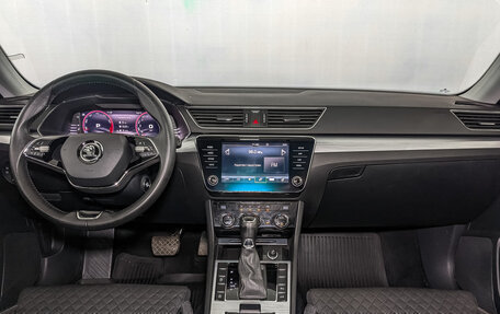 Skoda Superb III рестайлинг, 2022 год, 3 300 000 рублей, 14 фотография