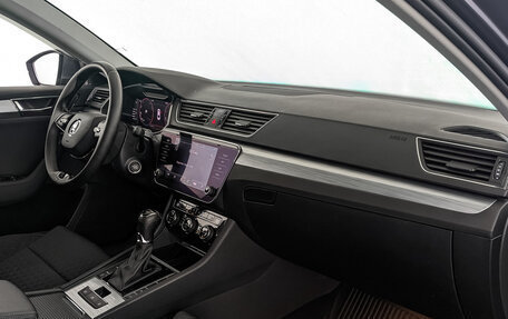 Skoda Superb III рестайлинг, 2022 год, 3 300 000 рублей, 13 фотография