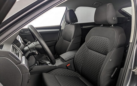 Skoda Superb III рестайлинг, 2022 год, 3 300 000 рублей, 20 фотография