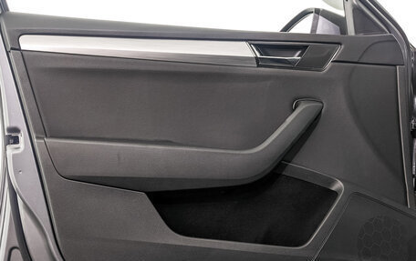 Skoda Superb III рестайлинг, 2022 год, 3 300 000 рублей, 19 фотография