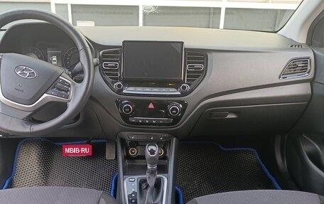 Hyundai Solaris II рестайлинг, 2021 год, 1 800 000 рублей, 7 фотография