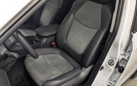 Toyota RAV4, 2024 год, 4 200 000 рублей, 20 фотография