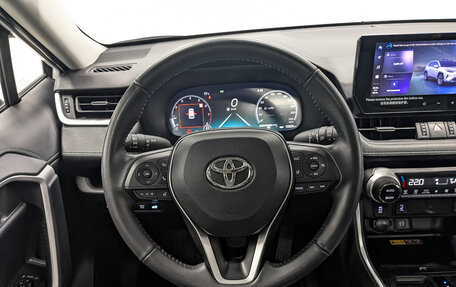 Toyota RAV4, 2024 год, 4 200 000 рублей, 21 фотография