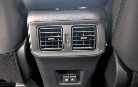 Toyota RAV4, 2024 год, 4 200 000 рублей, 29 фотография