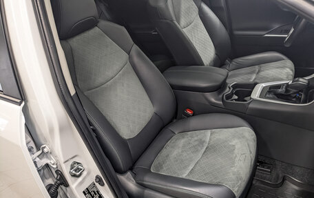 Toyota RAV4, 2024 год, 4 200 000 рублей, 23 фотография