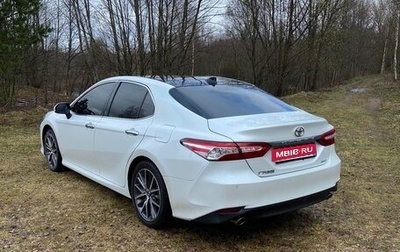 Toyota Camry, 2022 год, 3 900 000 рублей, 1 фотография