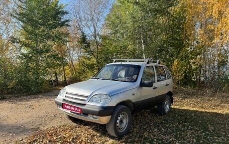 Chevrolet Niva I рестайлинг, 2003 год, 250 000 рублей, 1 фотография