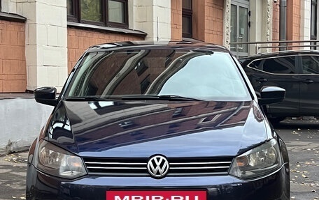 Volkswagen Polo VI (EU Market), 2011 год, 650 000 рублей, 2 фотография