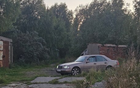 Mercedes-Benz E-Класс, 1994 год, 288 888 рублей, 5 фотография
