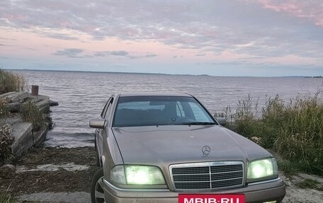 Mercedes-Benz E-Класс, 1994 год, 288 888 рублей, 4 фотография