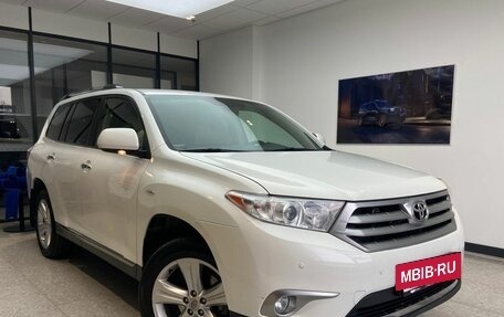 Toyota Highlander III, 2011 год, 2 180 000 рублей, 4 фотография