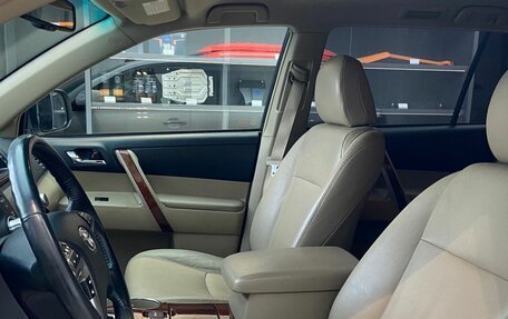 Toyota Highlander III, 2011 год, 2 180 000 рублей, 12 фотография