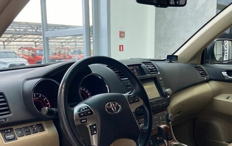 Toyota Highlander III, 2011 год, 2 180 000 рублей, 11 фотография
