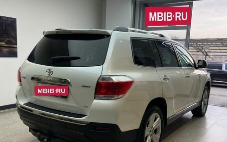 Toyota Highlander III, 2011 год, 2 180 000 рублей, 5 фотография