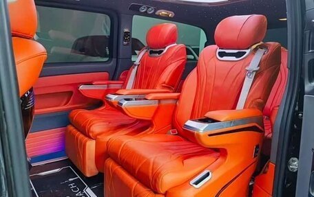 Mercedes-Benz V-Класс, 2022 год, 3 050 000 рублей, 6 фотография