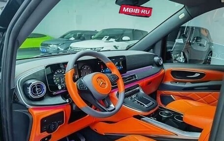 Mercedes-Benz V-Класс, 2022 год, 3 050 000 рублей, 3 фотография